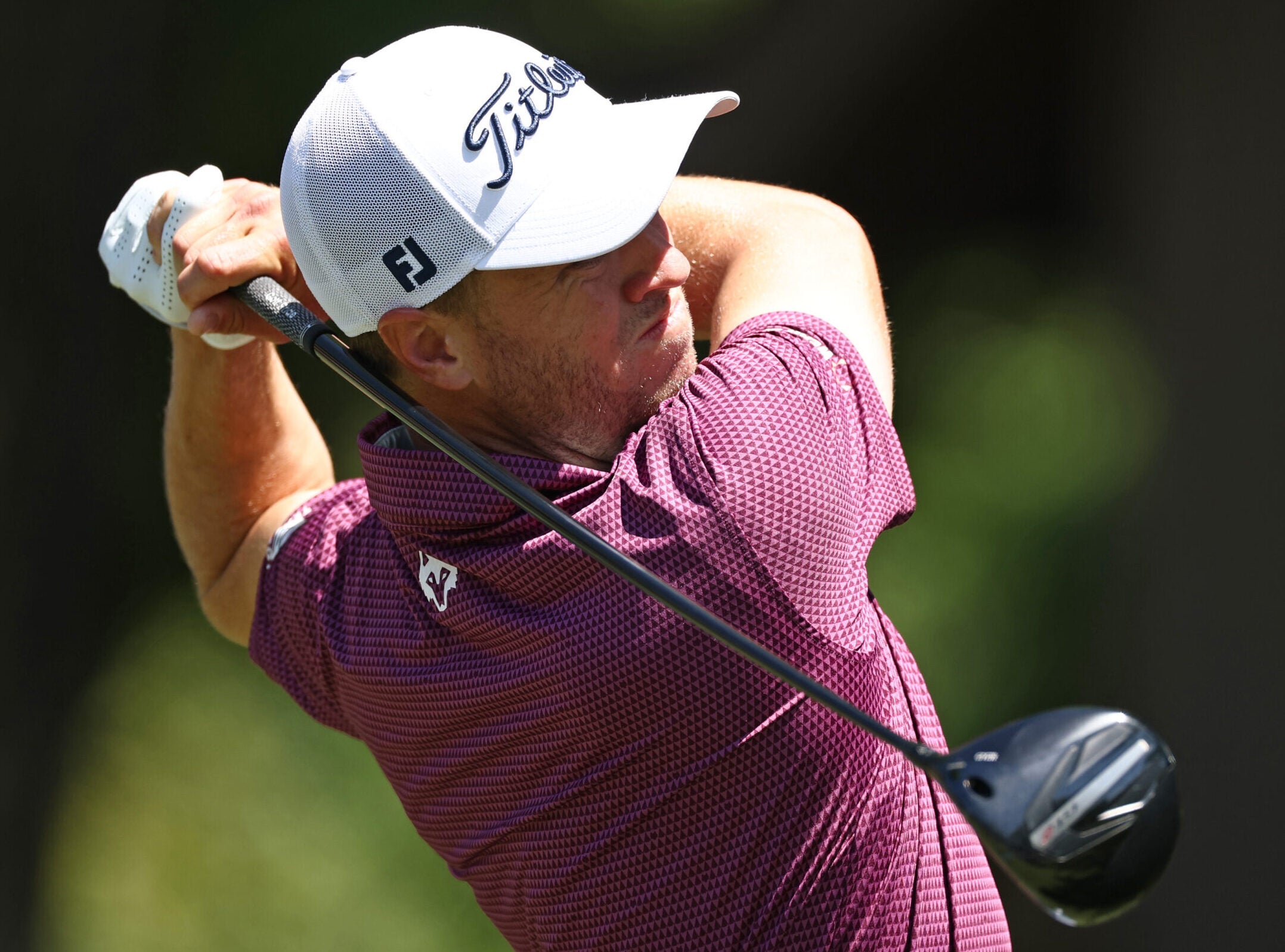 Justin Thomas hitting a tee shot at the 2025 RBC Heritage